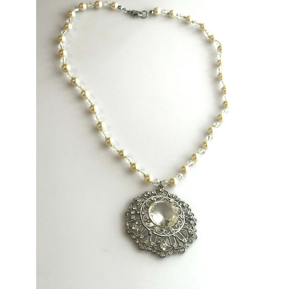 Vintage Style Filigree Rhinestone Pendant Necklace Faux Pearl Crystal Beaded 16”